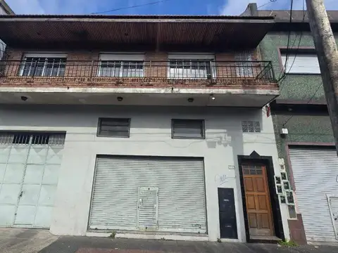 PH en Wilde-  2 departamentos de 3 ambientes, gran garage, gran taller, gran depósito, zona sur