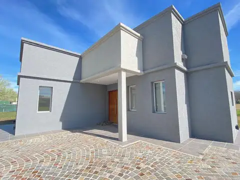 Casa 3 ambientes en venta en Haras del Sur 3