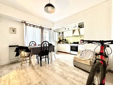 Departamento 2 ambientes con patio  B. Constitución