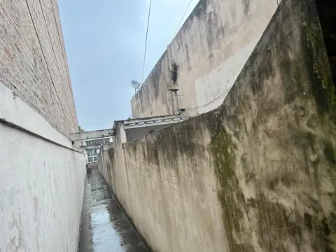 Hermoso complejo en Pompeya  sobre lote  de 8,66 x 51 mts con 5 unidades funcionales, gran ubicación