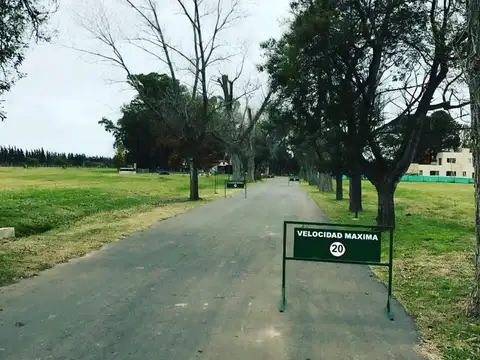 Vis. Lote perimetral en venta Barrio Matisse, Campana.