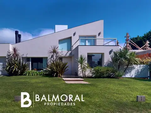 Casa en Venta - Zona Norte Playa / REF: 8261