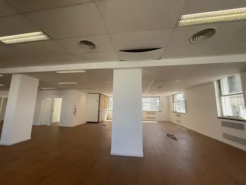 Avenida Paseo Colon  al 200