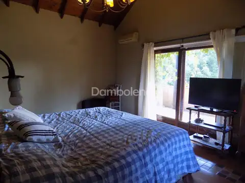 Casa Chalet  en Venta en Campos de Alvarez, Moreno