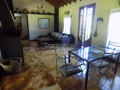 Casa 4 ambientes con 3 baños