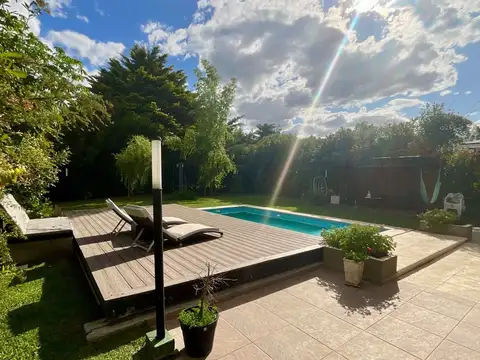 Barrio Las Acacias, Colectora Buenos Aires La Plata 5400