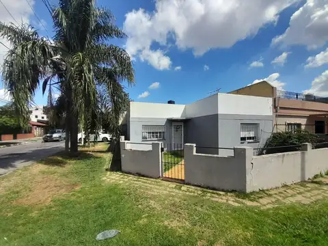 VENTA CASA LOTE PROPIO - PATIO - COCHERA - TERRAZA