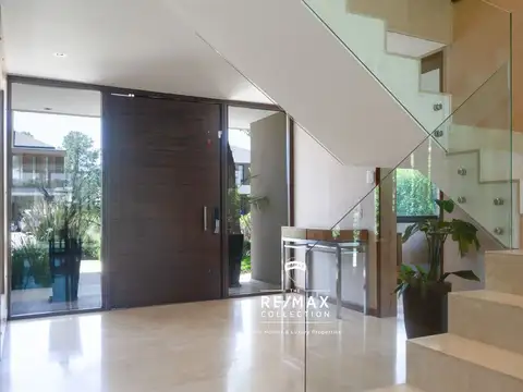 Casa 6 ambientes con 4 baños