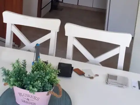 EXCELENTE CASA EN LAS PRADERAS DE LUJAN! CUENTA CON 4 DORMITORIOS, ENTRADA PARA AUTOS - FICHA 9780