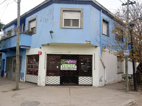DOS LOCALES Y DOS DEPTOS EN ESQUINA DE SOURIGUES U$S 210.000.-