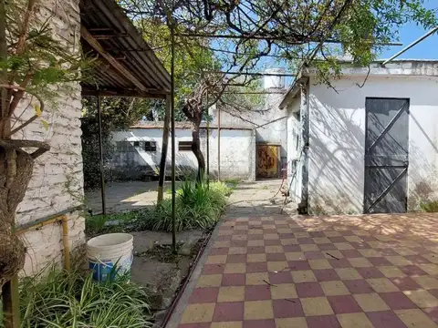 Casa 5 ambientes con 1 baño