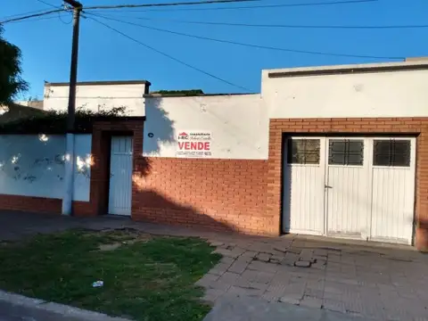 venta de casa en Chacabuco (B) en zona céntrica
