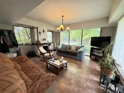 Casa 5 ambientes con 3 baños