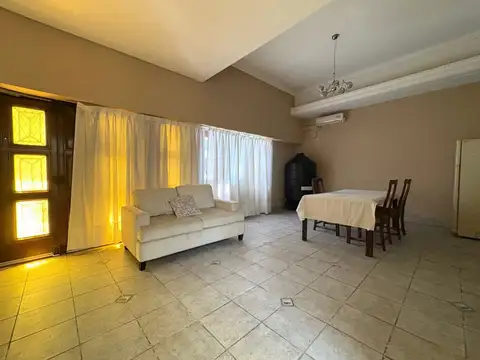 Depto Tipo Casa en Venta de 5 ambientes