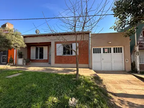 Casa 2 dormitorios s/patio