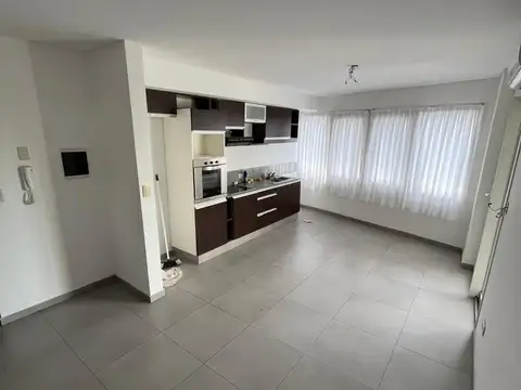 ALQUILER 2 AMB LINIERS ESQ RIVADAVIA