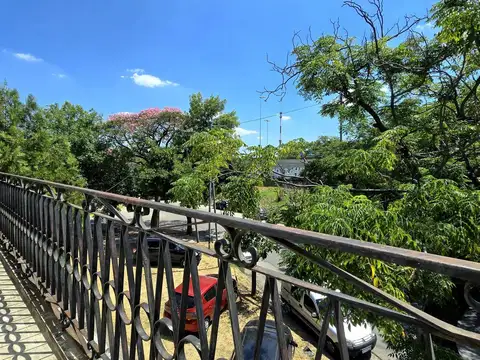 A REFACCIONAR - GALPON - TERRAZA - ESQUINA