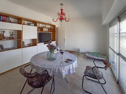 2 dormitorios con patio cerrado