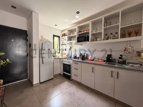 Duplex Amoblado en Alquiler en Ituzaingó