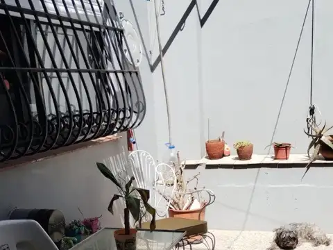AMPLIO TIPO CASA DE 4 AMBIENTES CON PATIO Y TERRAZA EN VILLA DEVOTO
