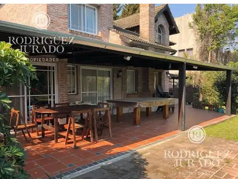 Casa 5 ambientes con 3 baños