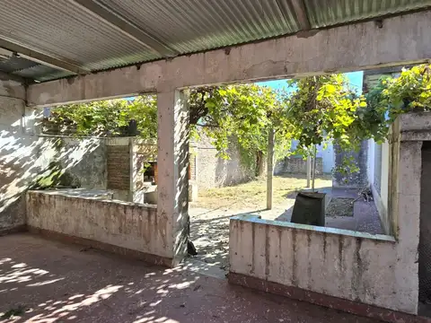 Casa 3 ambientes con 1 baño