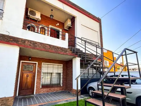 Depto Tipo Casa en Venta de 5 ambientes