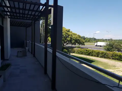 colectora panamericana oeste 100, Piso 1