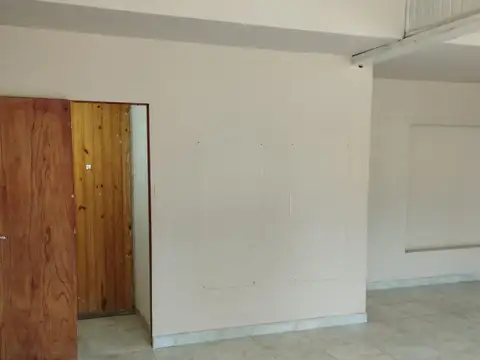 Local en Alquiler en Funes, $ 600.000