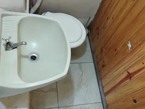 Local en Alquiler en Funes, $ 600.000