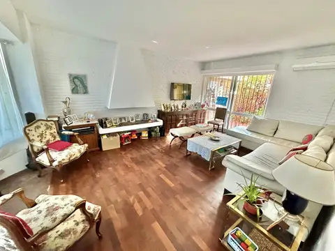 Casa 6 ambientes con 2 baños