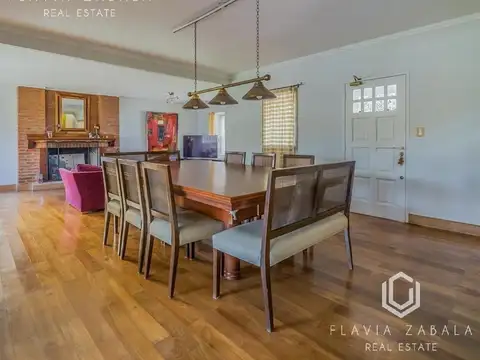 Casa 5 ambientes con 2 baños