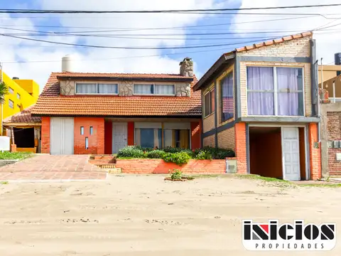 Chalet costero con vista panorámica - C1005