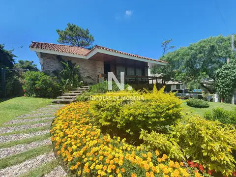 Casa en Venta en Playa Mansa, USD 580.000