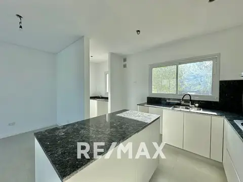 VENTA CASA 5AMB. A ESTRENAR EL CANTON GOLF FINANC