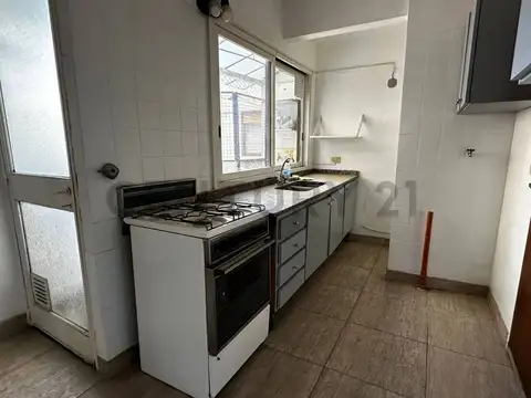 Dpto 4 amb. frente con gran balcón y hermosa vista