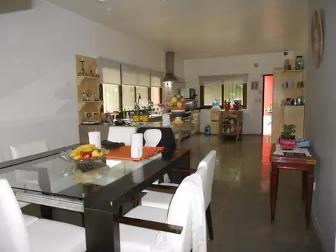 Casa 4 ambientes con 3 baños