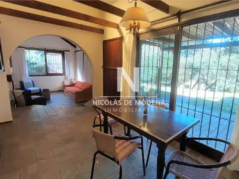 Venta Casa de 4 dormitorios en Rincón del Indio, Punta del Este con parrillero