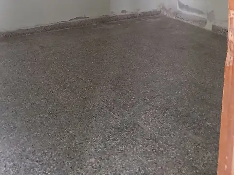 Ideal Renta: casa, local mas dos departamentos