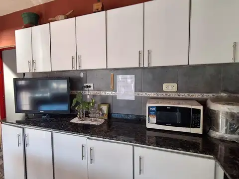 Casa 5 ambientes con 3 baños