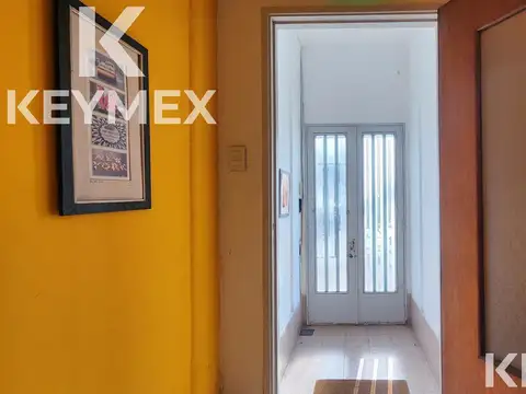 Casa 6 ambientes con 2 baños