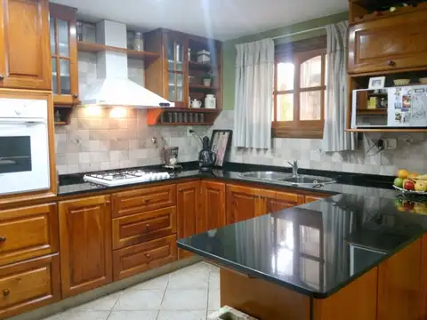 Casa en Venta en Burzaco, USD 190.000