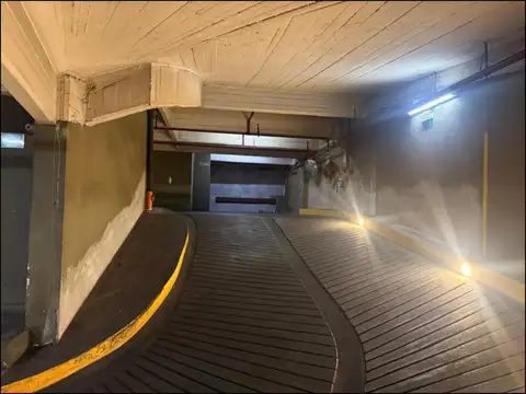 VENTA COCHERA EN RECOLETA