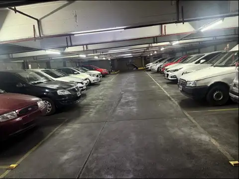 VENTA COCHERA EN RECOLETA