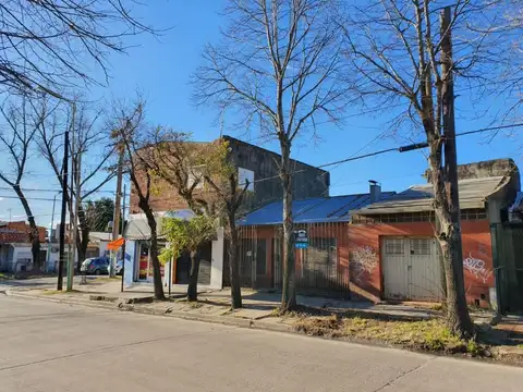 Casa 5 ambientes con 1 baño
