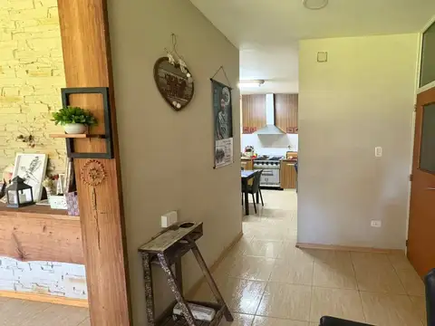 Casa 7 ambientes con 2 baños