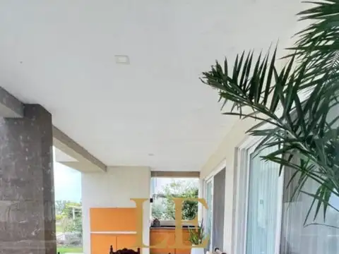 Casa en Venta en El Canton, USD 535.000