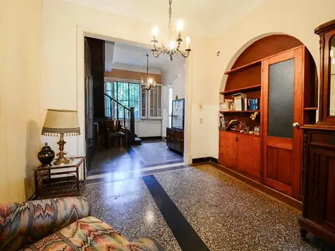 Casa 5 ambientes con 2 baños