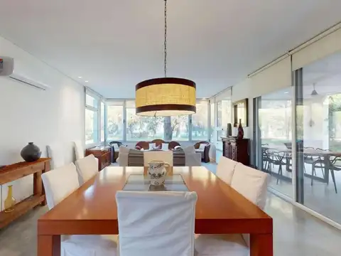 Casa 4 ambientes con 3 baños