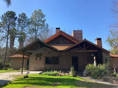 Venta CASA - Barrio El Cazador - 8 amb y taller - 1900 mts de parque